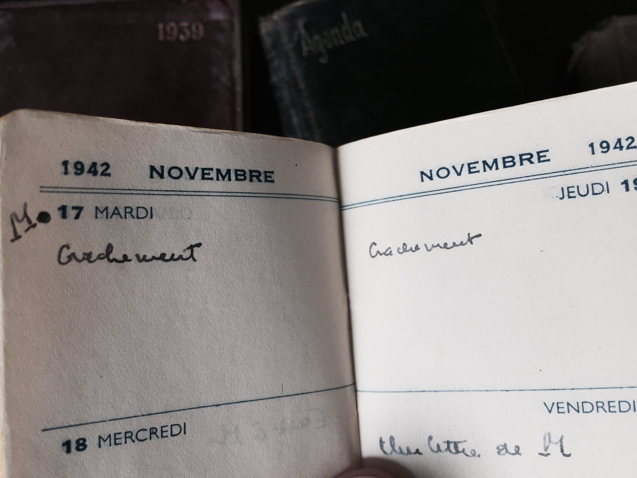 Novembre 42 : "crachement" "crachement" #Madeleineproject https://t.co/2vZhEEdhdH